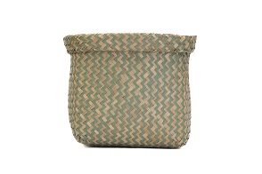 סלסלת עשב ים קוביה גדולה צבע טבעי ושזירה נייר טורקיז 20*20 H20